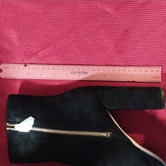 Size 11 Michael Kors Platform Boots - Picture 9 of 10